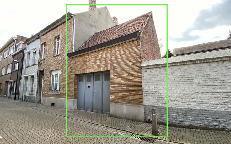 Garage + débarras à vendre à Sint-Pieters-Leeuw