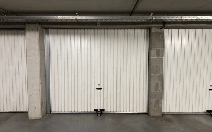 Garage (ferme) &agrave; vendre &agrave; Sint-Jans-Molenbeek