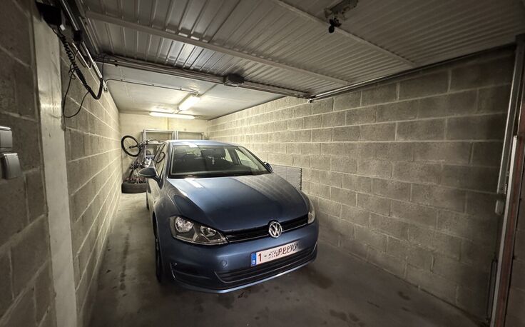 Gesloten garagebox te koop in Sint-Jans-Molenbeek