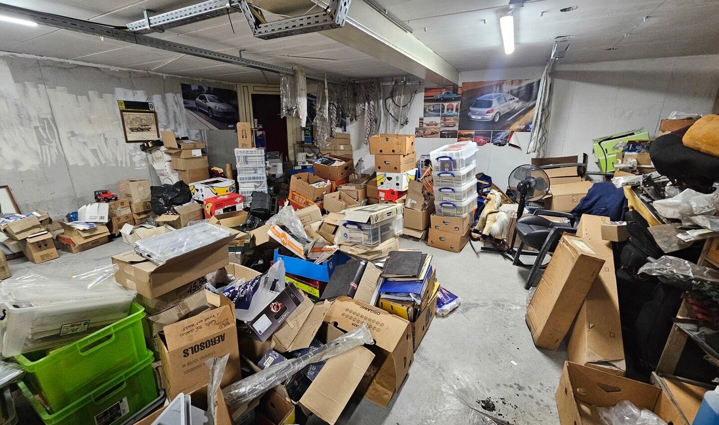 Garage + berging te koop in Sint-Pieters-Leeuw