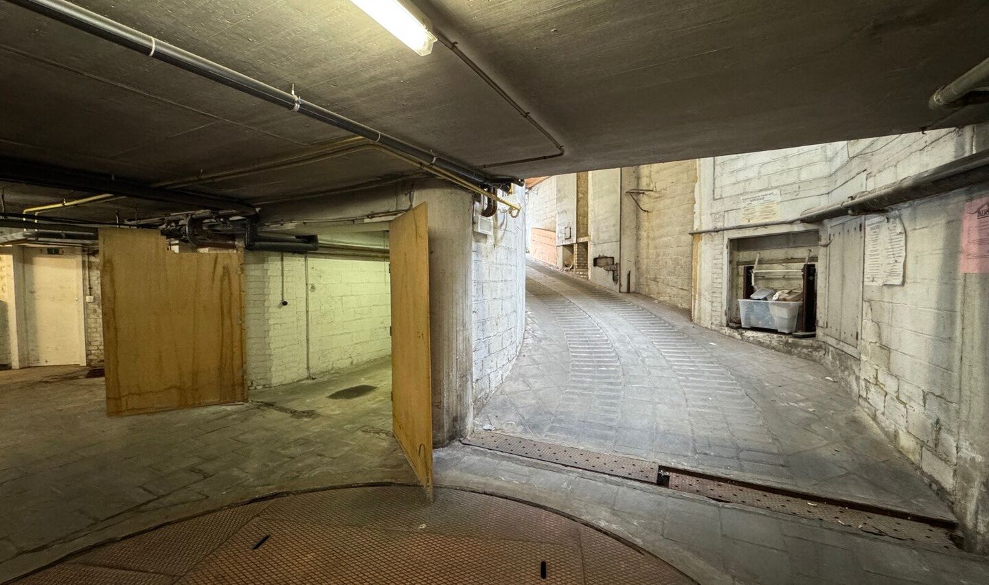 Garage (ferme) &agrave; vendre &agrave; Anderlecht