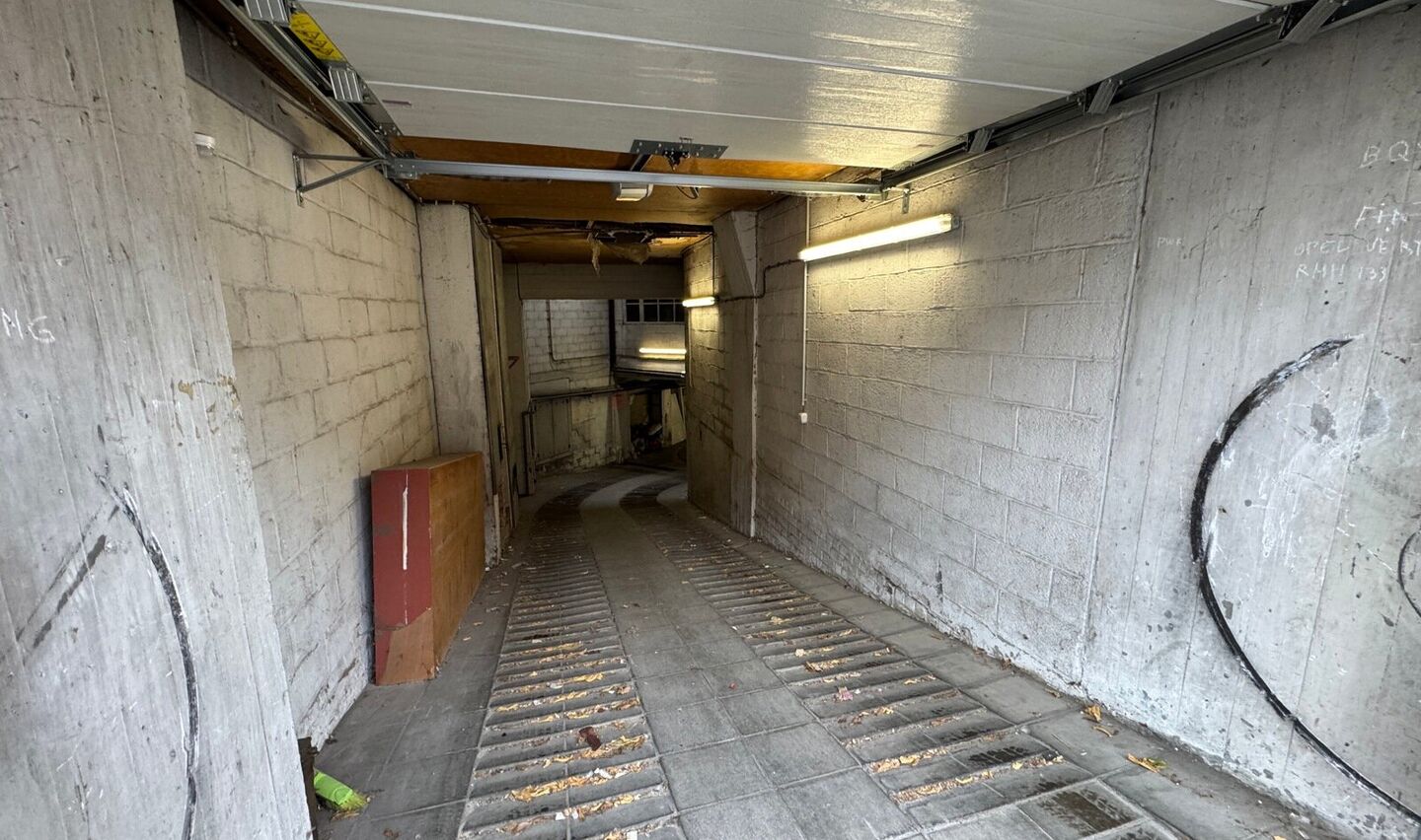 Garage (ferme) &agrave; vendre &agrave; Anderlecht