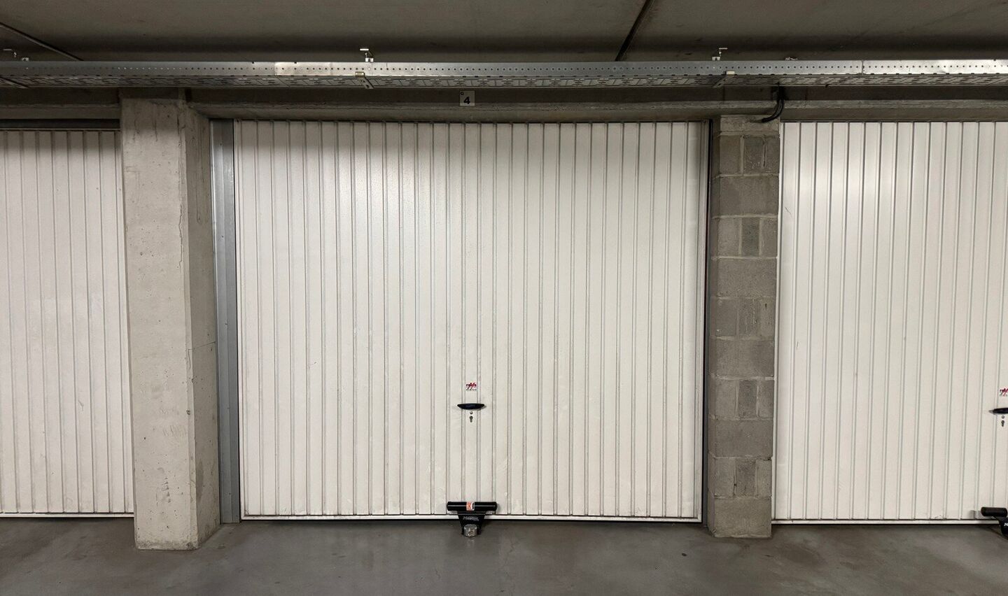 Garage (ferme) &agrave; vendre &agrave; Sint-Jans-Molenbeek