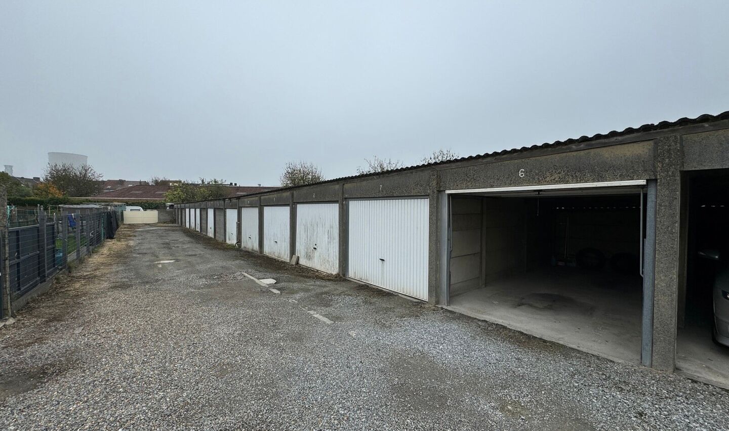 Garage (ferme) &agrave; vendre &agrave; Sint-Pieters-Leeuw
