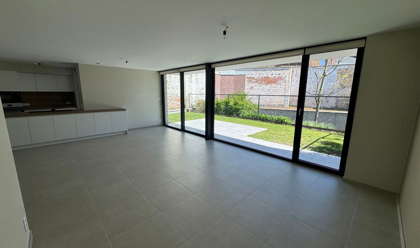 Gelijkvloerse verdieping te huur in Halle