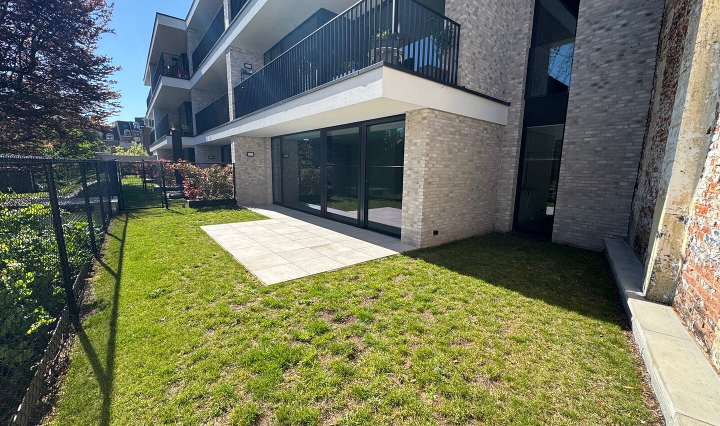 Gelijkvloerse verdieping te huur in Halle