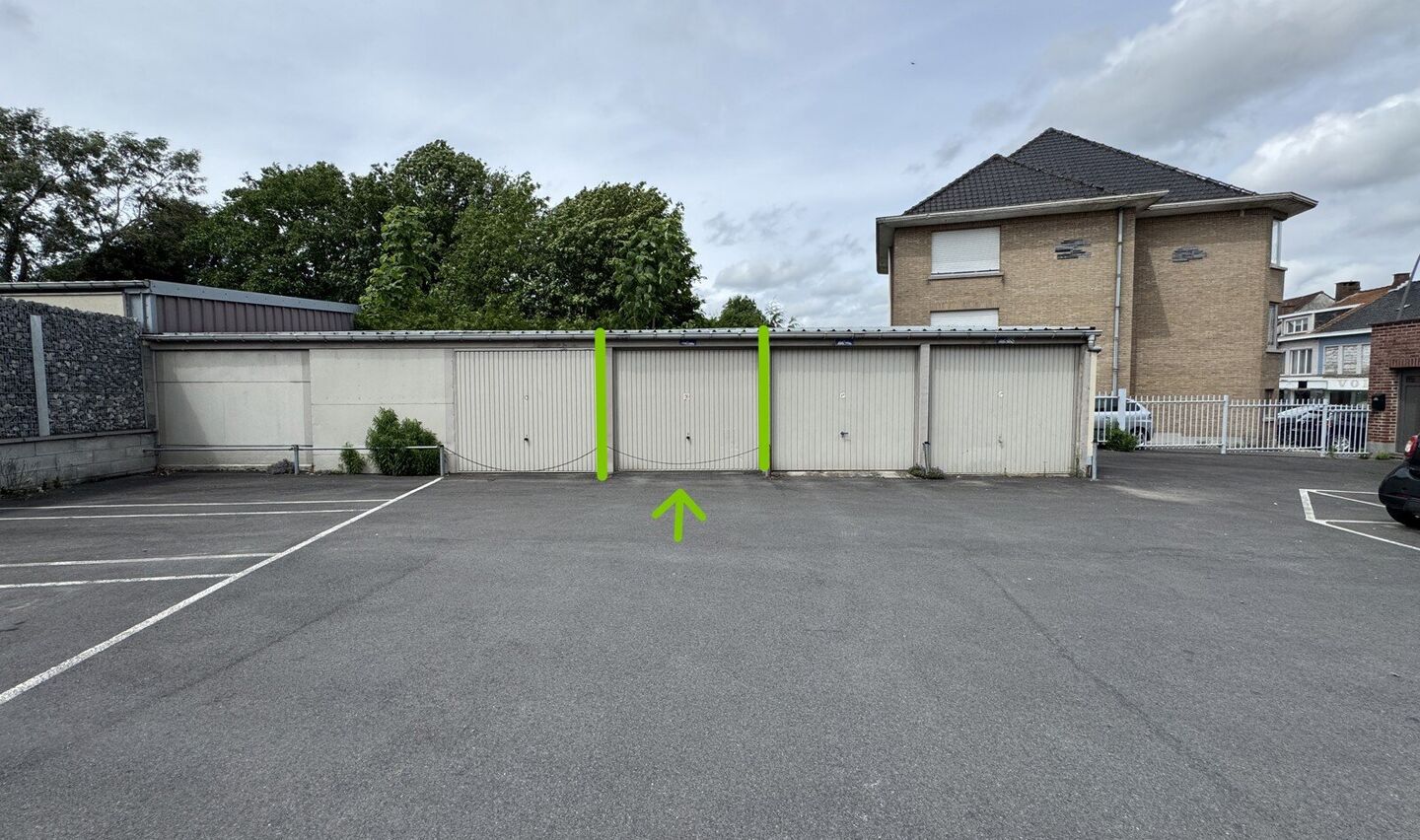 Gesloten garagebox te huur in Sint-Pieters-Leeuw
