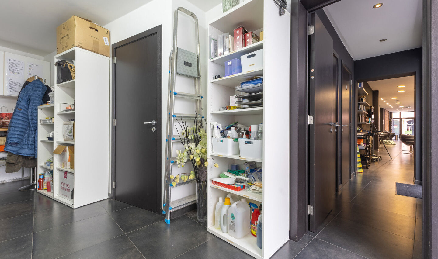 Individuele handelszaak te huur in Halle