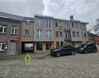 Garage + berging te koop in Sint-Pieters-Leeuw