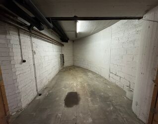 Garage (ferme) &agrave; vendre &agrave; Anderlecht