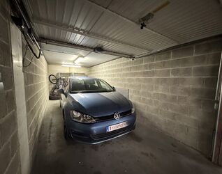 Garage (ferme) &agrave; vendre &agrave; Sint-Jans-Molenbeek