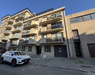 Garage (ferme) &agrave; vendre &agrave; Sint-Jans-Molenbeek