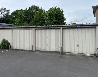 Gesloten garagebox te huur in Sint-Pieters-Leeuw