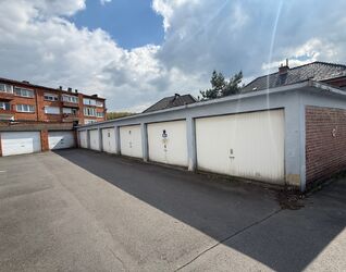 Gesloten garagebox te koop in Sint-Pieters-Leeuw Ruisbroek
